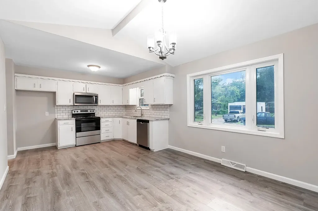 1301 E 11th Avenue Winfield KS 67156