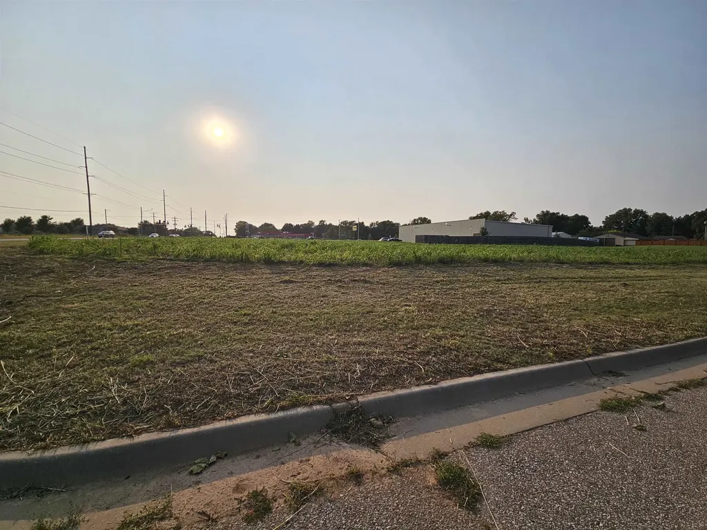 3930 S Hoover Road Wichita KS 67215