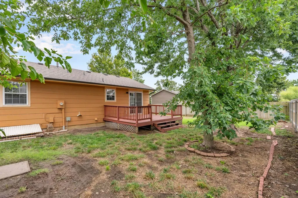 1937 S Shiloh Circle Wichita KS 67207