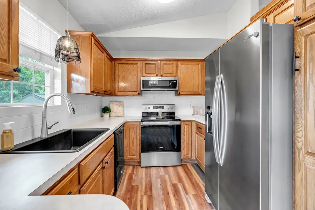 1937 S Shiloh Circle Wichita KS 67207