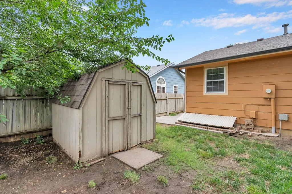 1937 S Shiloh Circle Wichita KS 67207