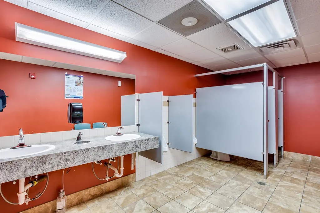 500 W 1st Avenue Hutchinson KS 67501