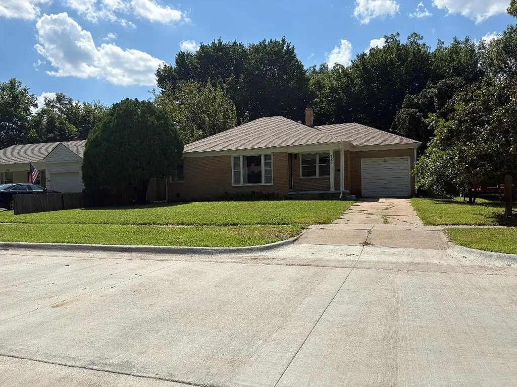 739 S Dellrose Avenue Wichita KS 67218