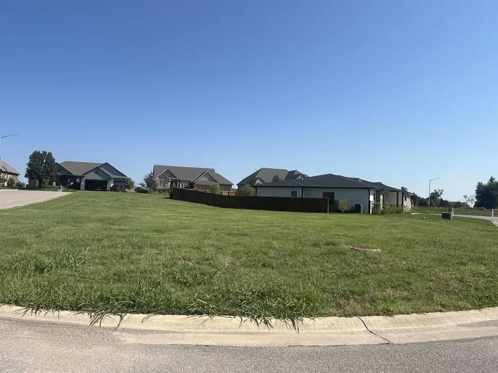 4674 W Emerald Bay Court Wichita KS 67205