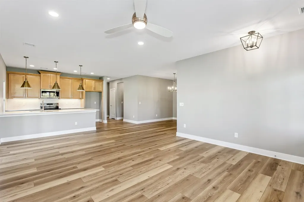 4508 N Harborside Drive Wichita KS 67204