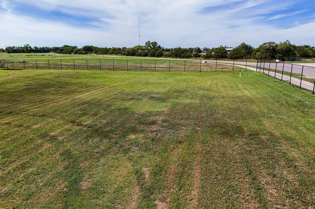 1.7+/- Acres On E Mason Drive Kechi KS 67067