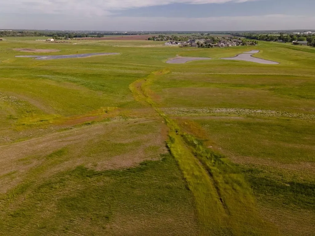 Lot 5 Block A E Amber Ridge Valley Center KS 67147