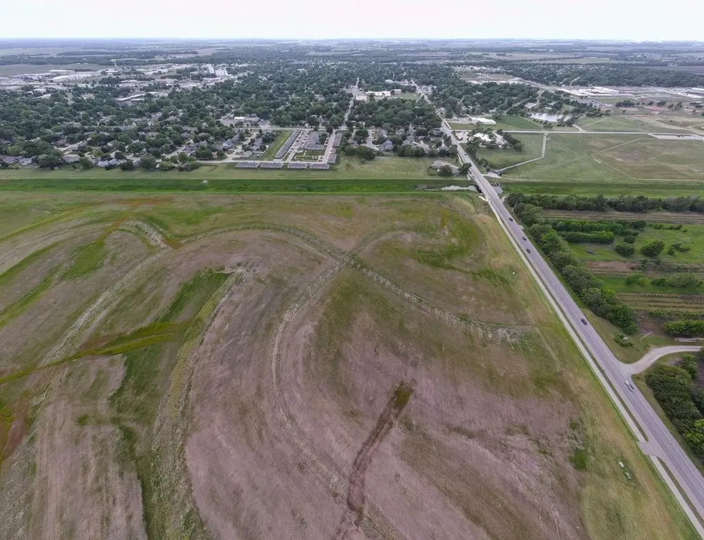 Lot 4 Block A E Amber Ridge Valley Center KS 67147