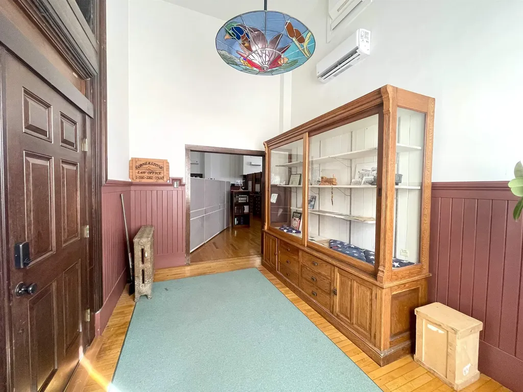 725 N Main Street Newton KS 67114