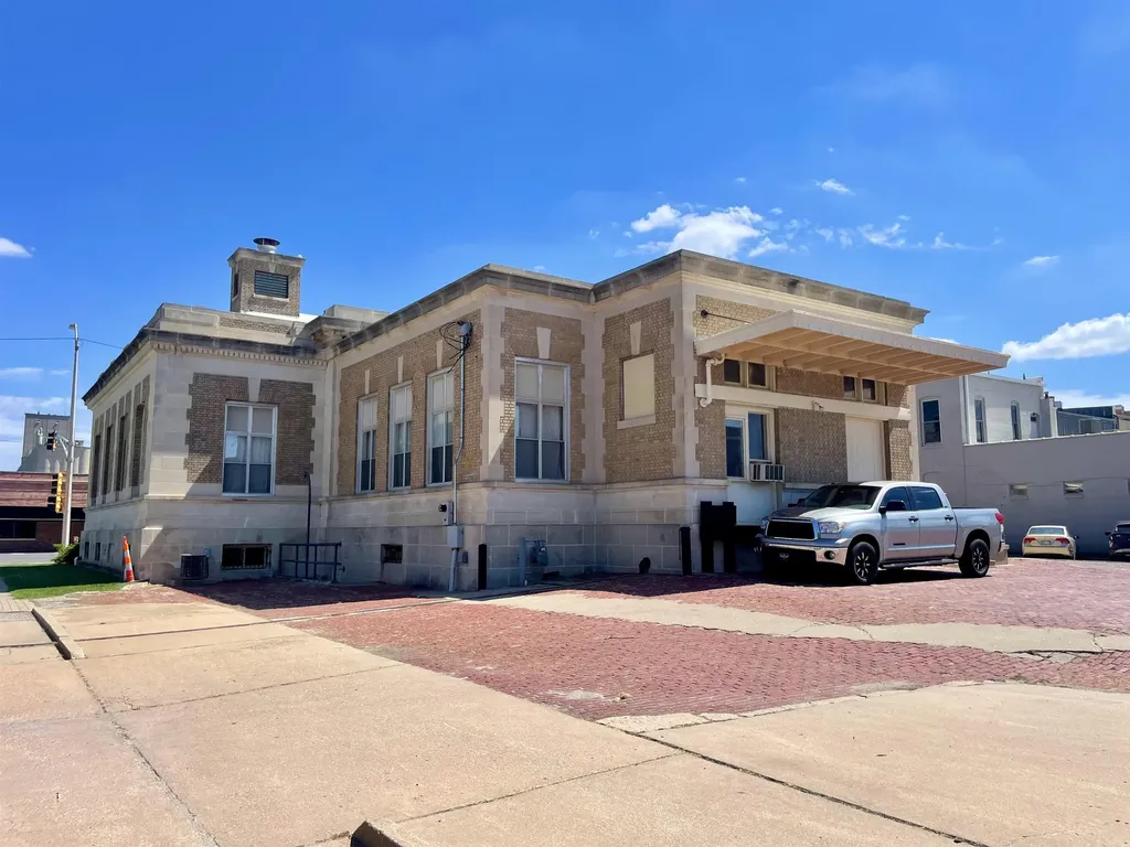 725 N Main Street Newton KS 67114