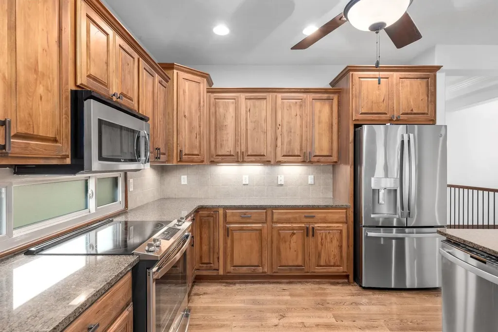 1007 S Lynnrae Wichita KS 67207