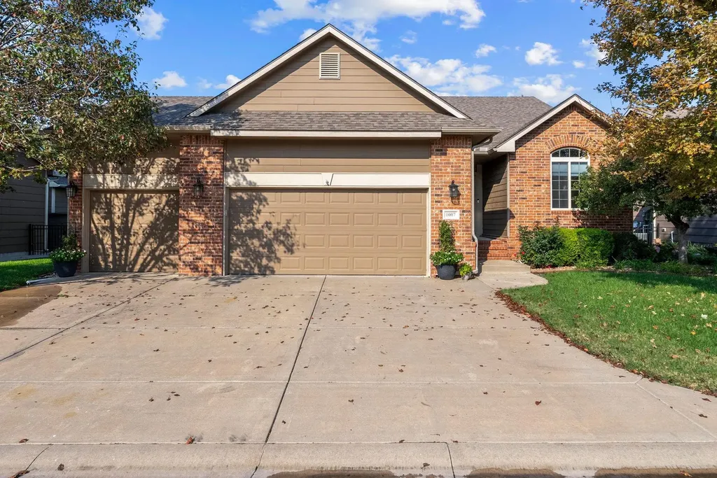 1007 S Lynnrae Wichita KS 67207