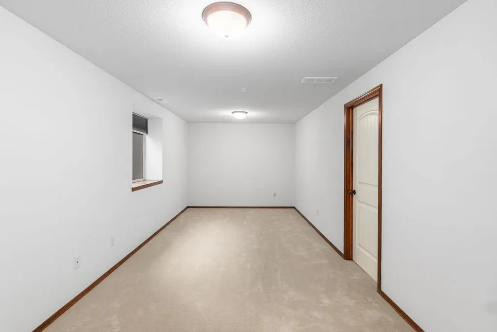 1007 S Lynnrae Wichita KS 67207