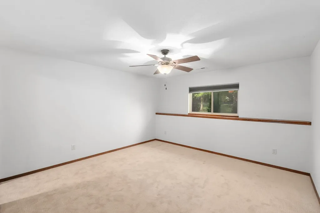 1007 S Lynnrae Wichita KS 67207