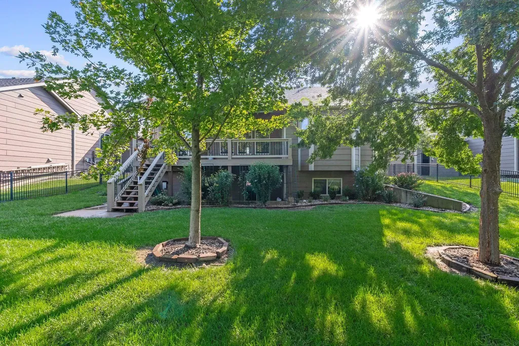 1007 S Lynnrae Wichita KS 67207