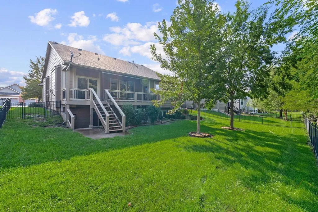 1007 S Lynnrae Wichita KS 67207