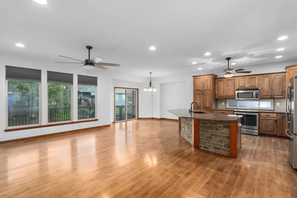 1007 S Lynnrae Wichita KS 67207