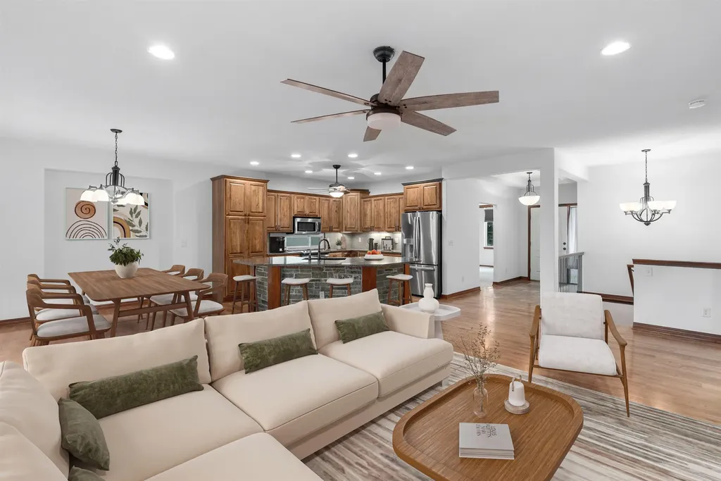 1007 S Lynnrae Wichita KS 67207