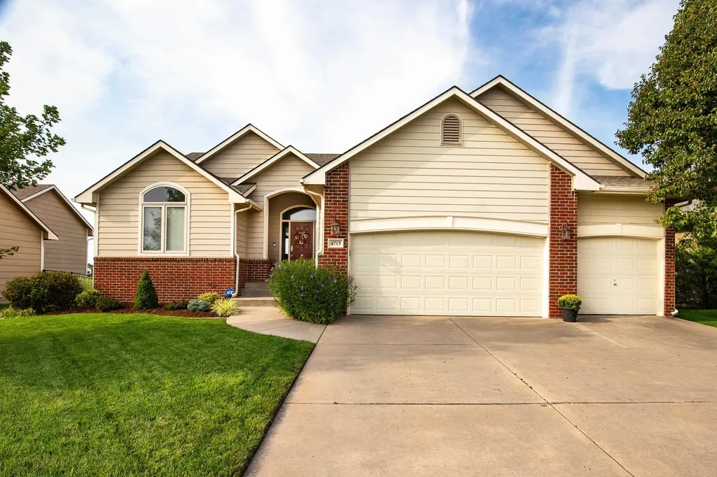 4713 N Spyglass Street Wichita KS 67226