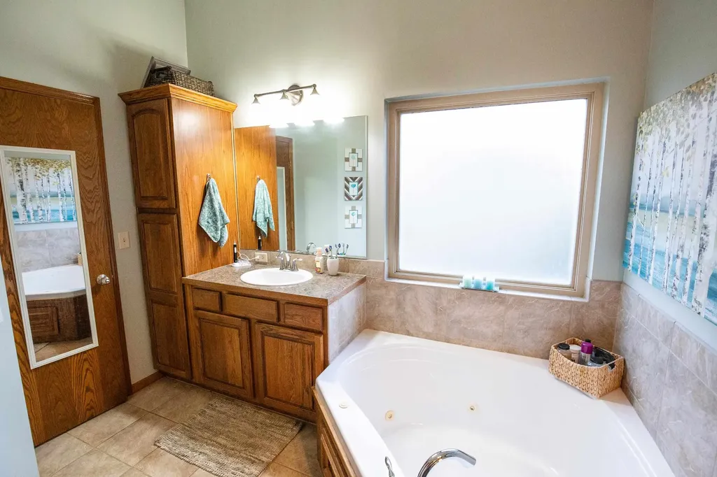 4713 N Spyglass Street Wichita KS 67226