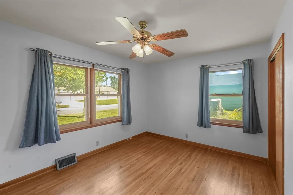 1301 Allison Street Newton KS 67114