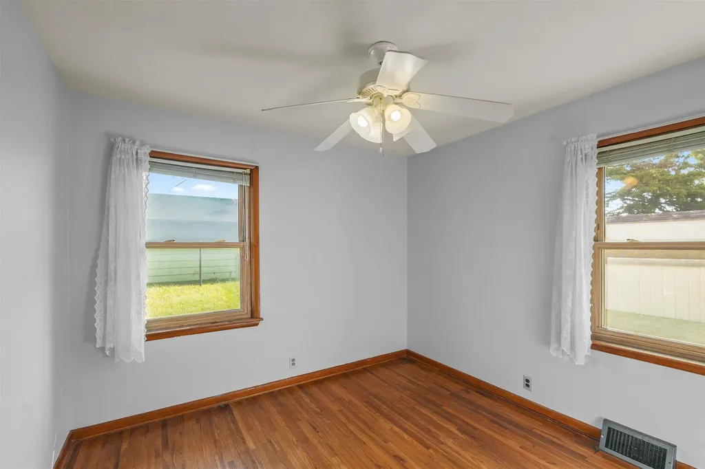 1301 Allison Street Newton KS 67114