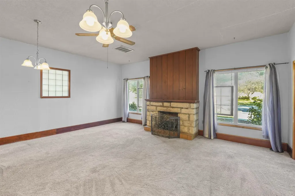 1301 Allison Street Newton KS 67114