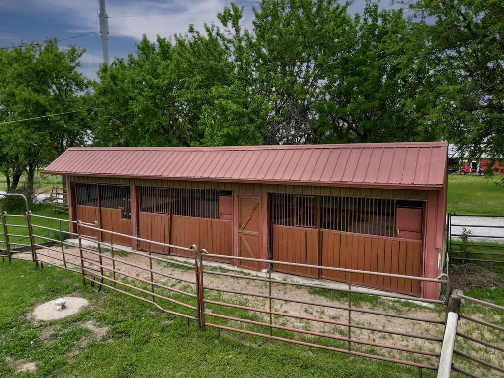 18071 65th Road Winfield KS 67156