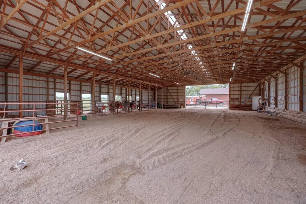 18071 65th Road Winfield KS 67156