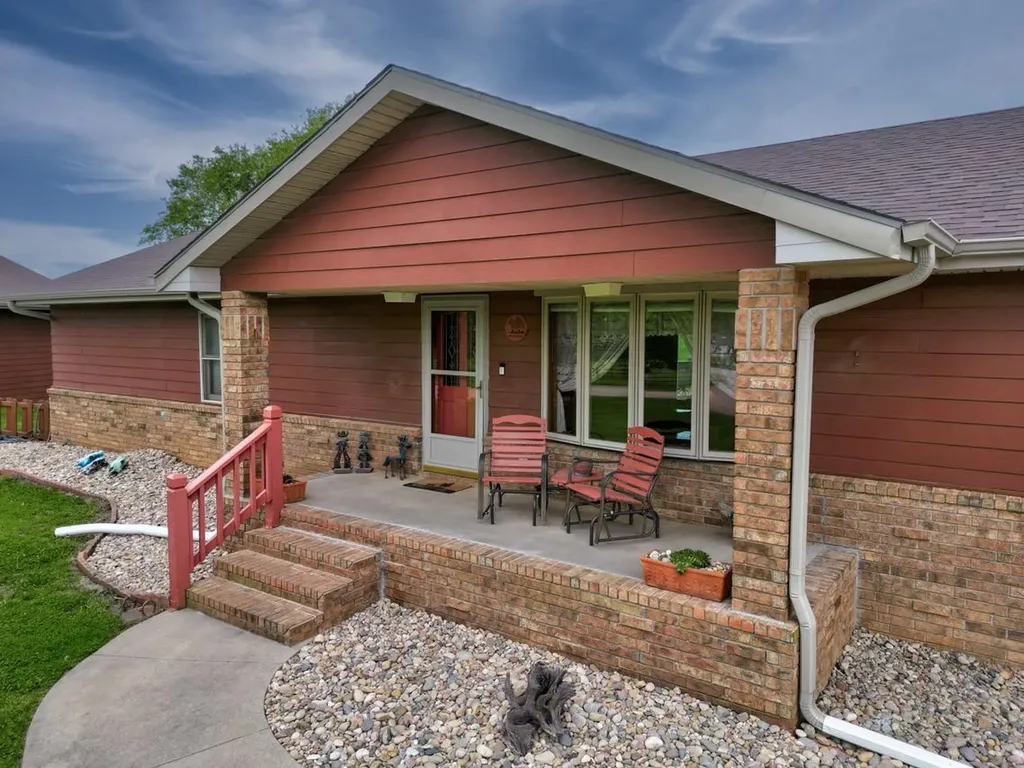 18071 65th Road Winfield KS 67156