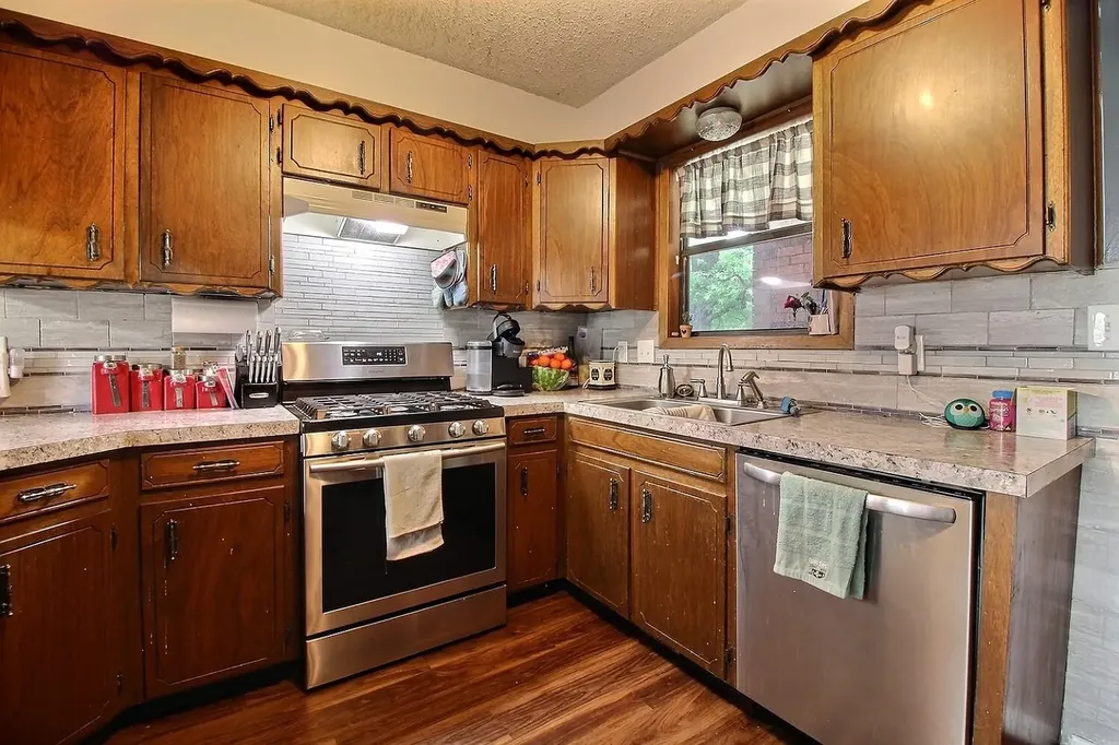 411 S Washington Street Belle Plaine KS 67013