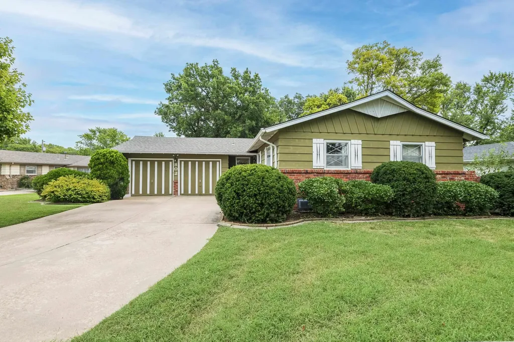 802 S Eastmoor Wichita KS 67206