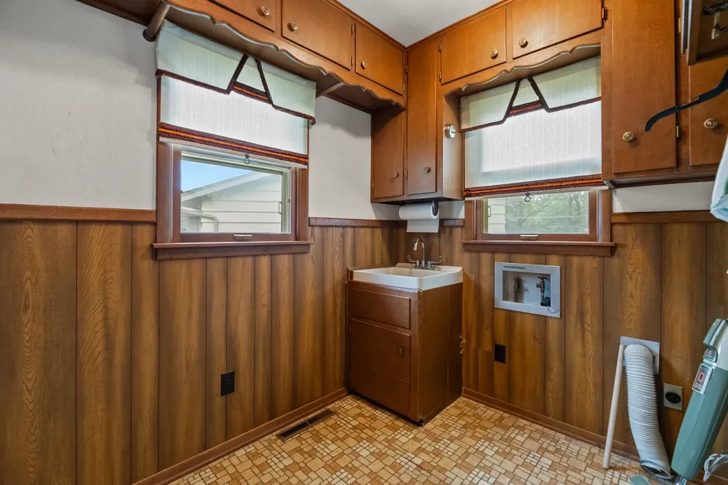 802 S Eastmoor Wichita KS 67206