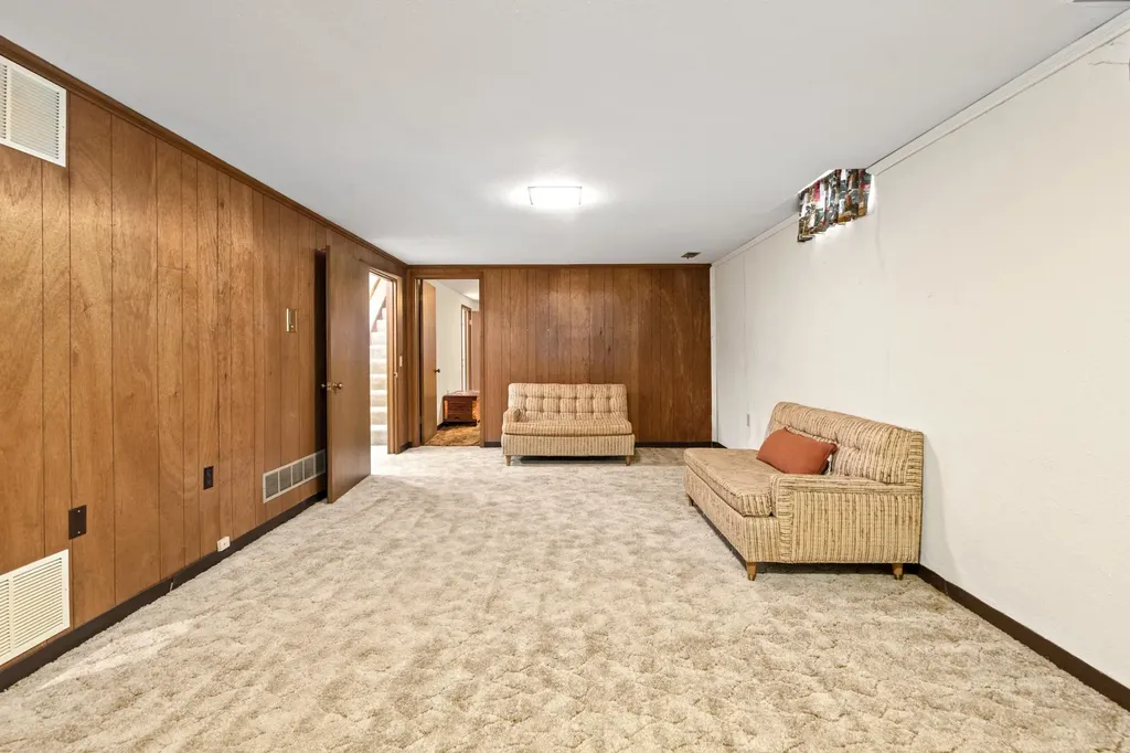 802 S Eastmoor Wichita KS 67206