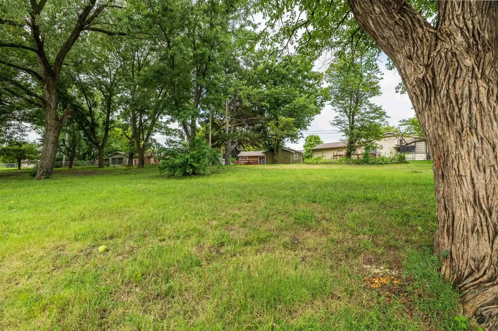 802 S Eastmoor Wichita KS 67206