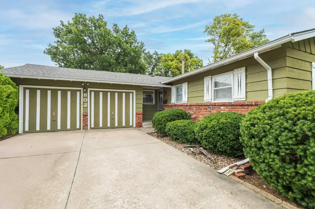 802 S Eastmoor Wichita KS 67206