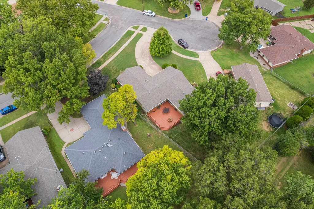 802 S Eastmoor Wichita KS 67206