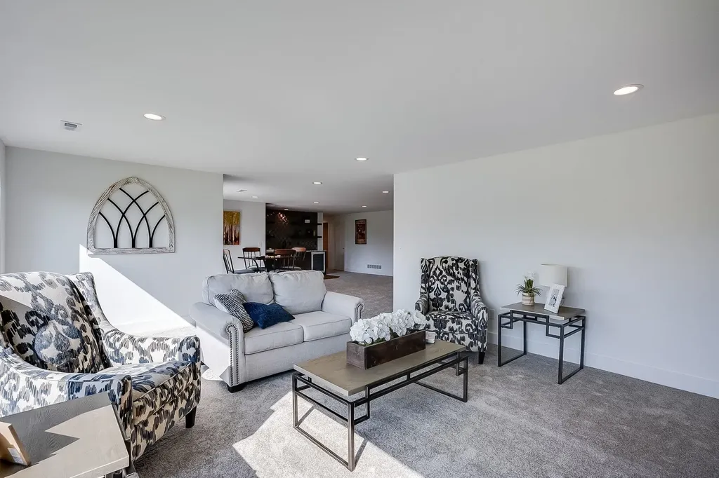 280 S Wellcrest Court Wichita KS 67052