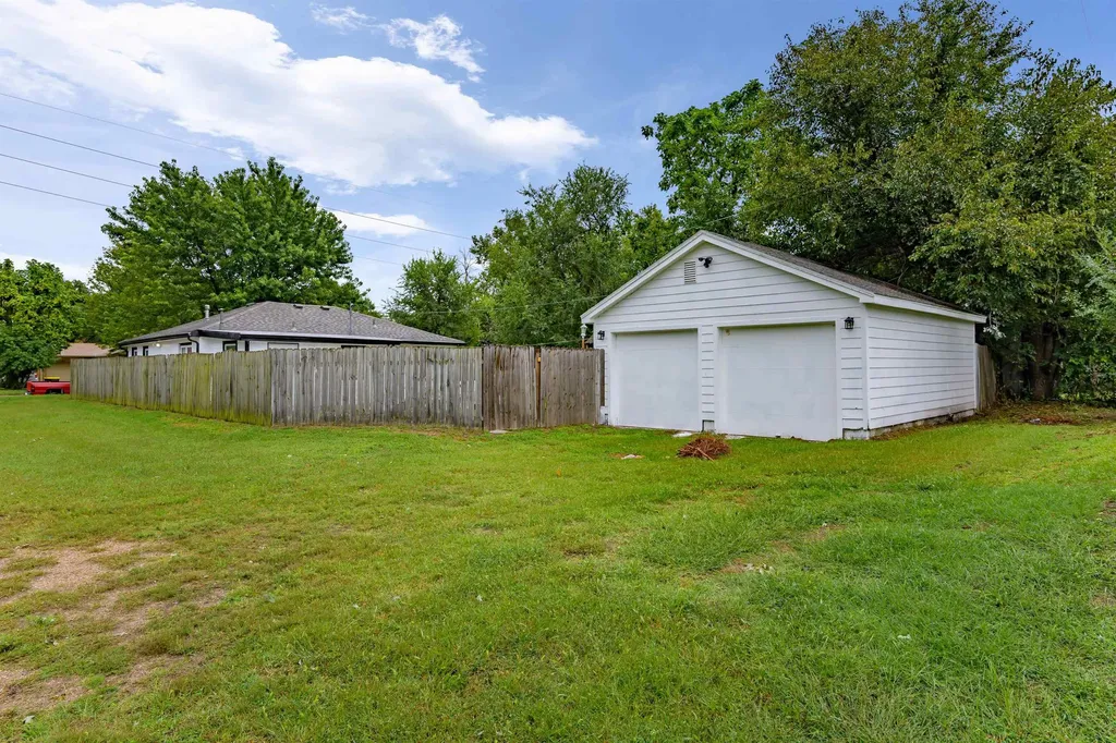159 N Young Street Wichita KS 67212-2252