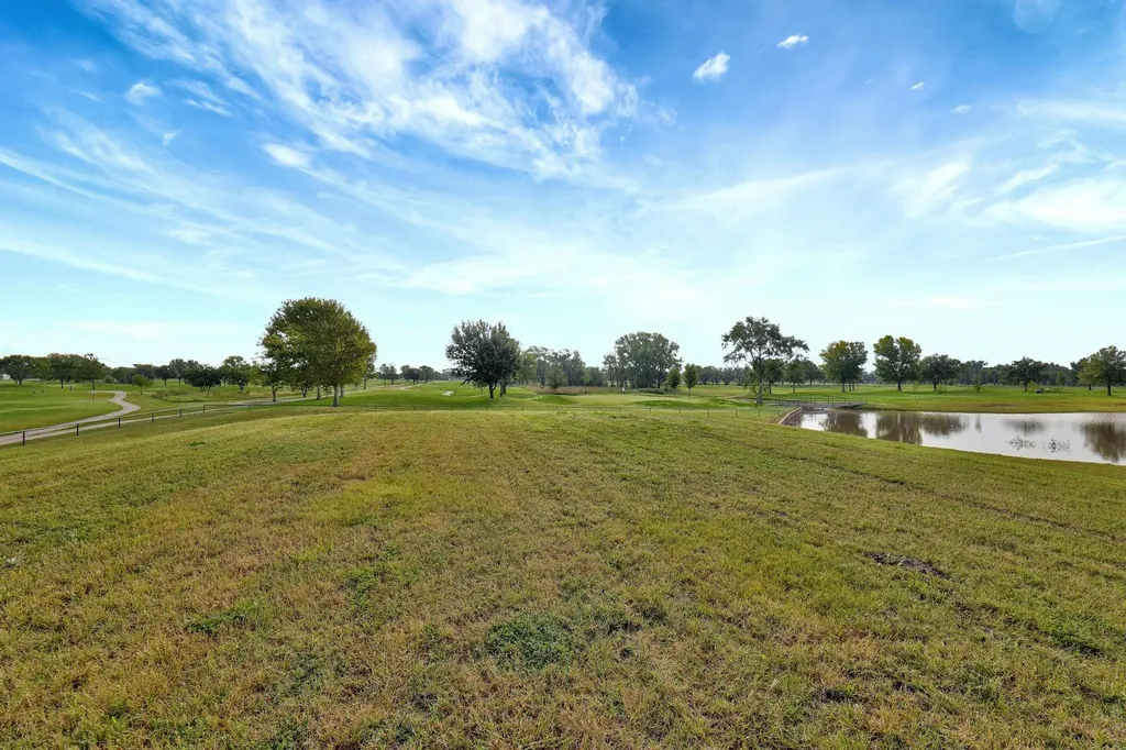 1436 N Lake Road Cheney KS 67025