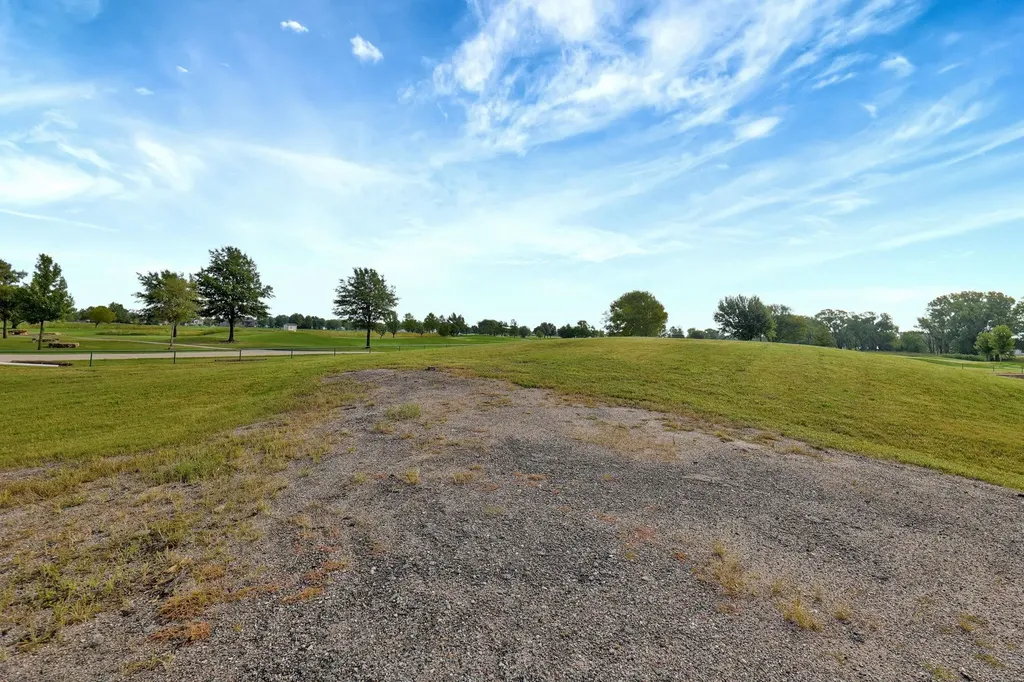 1436 N Lake Road Cheney KS 67025