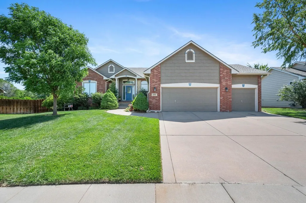 438 S Fawnwood Street Wichita KS 67235