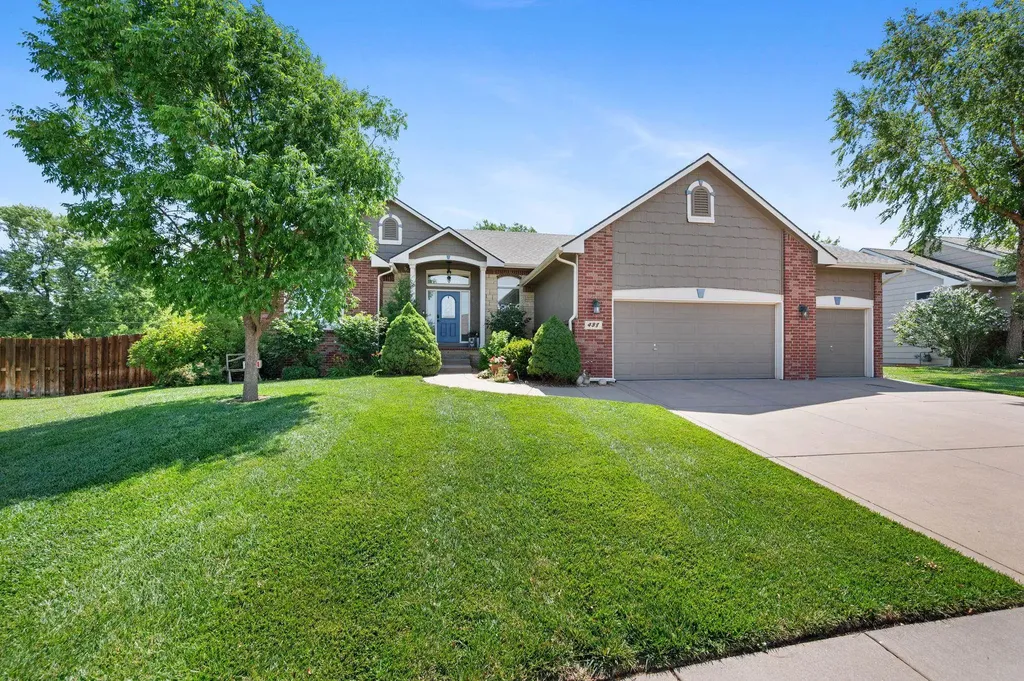 438 S Fawnwood Street Wichita KS 67235
