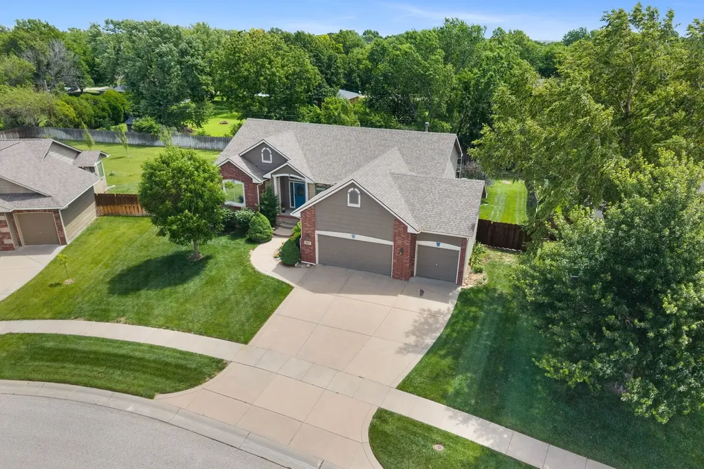 438 S Fawnwood Street Wichita KS 67235