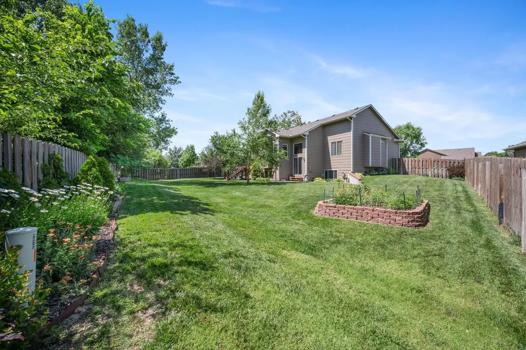 438 S Fawnwood Street Wichita KS 67235
