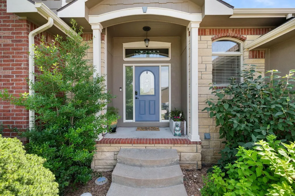 438 S Fawnwood Street Wichita KS 67235