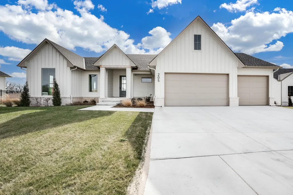 205 N Ciderbluff Court Wichita KS 67052