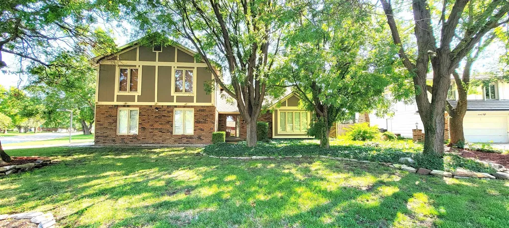 1548 N Amarado Court Wichita KS 67212