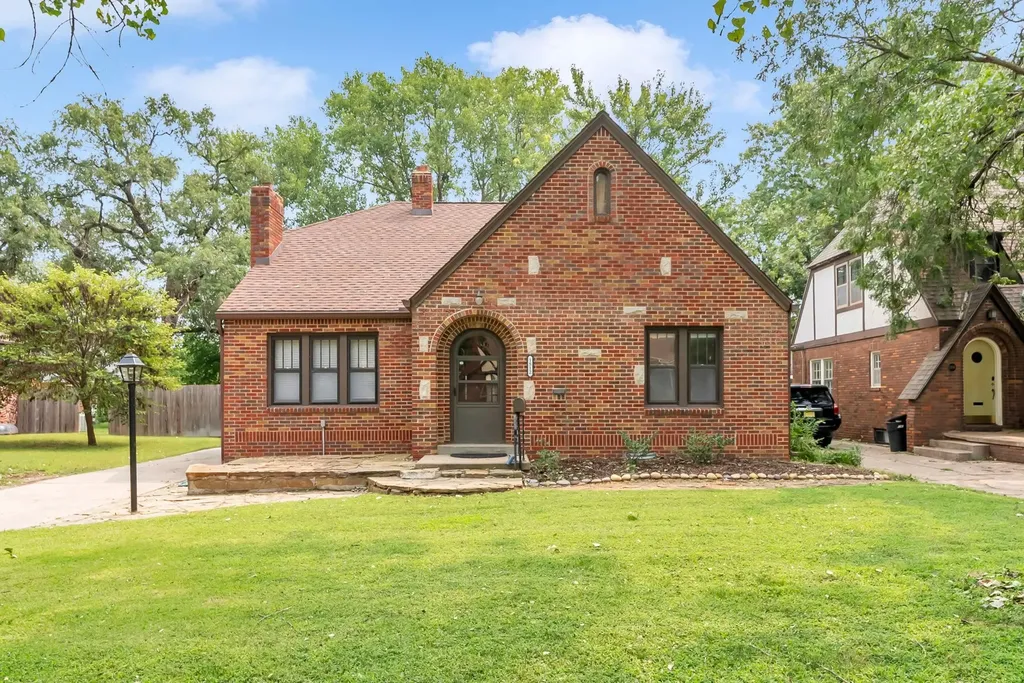 1512 N Woodrow Avenue Wichita KS 67203