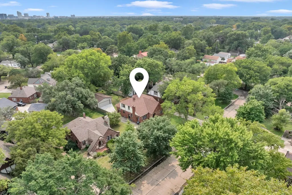 1512 N Woodrow Avenue Wichita KS 67203